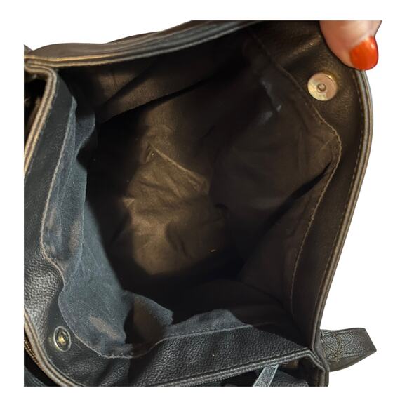 Toni Large Black Leather Crossbody Bag Adjustable Strap Zip Top Classic Purse - Picture 6 of 10